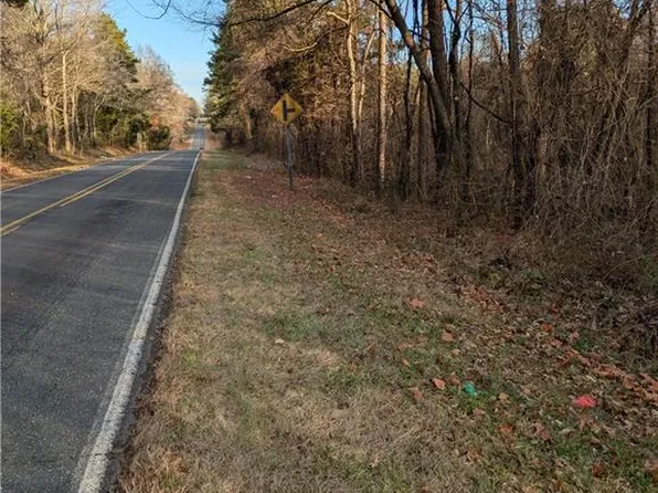 238 Spur Rd, Greensboro, NC 27406