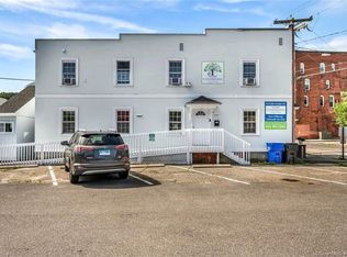 26 Elm St, Winsted, CT 06098