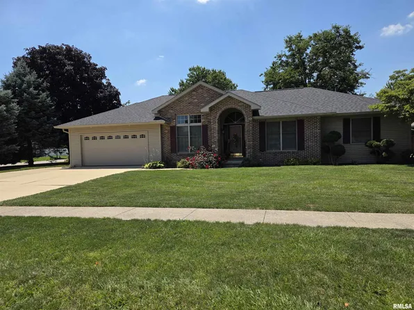 133 Manor Hill Dr, Chatham, IL 62629