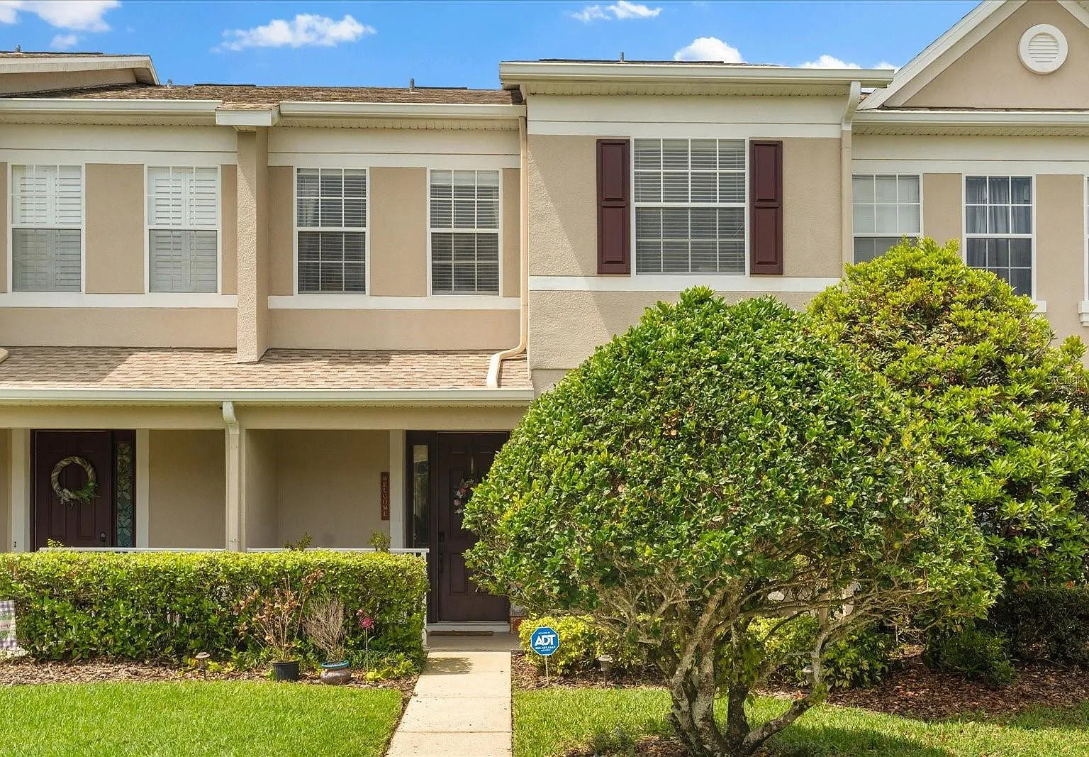 3 bed, 2.5 bath, 1705 sqft, $2,350 — Photo 2