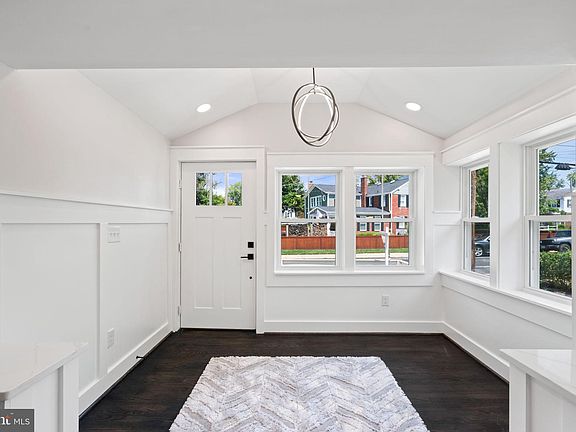 5th image of 2805 Fairhaven Ave