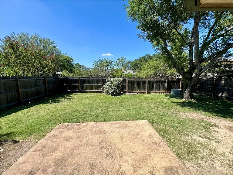 1156 Tetbury Ln — Photo 20