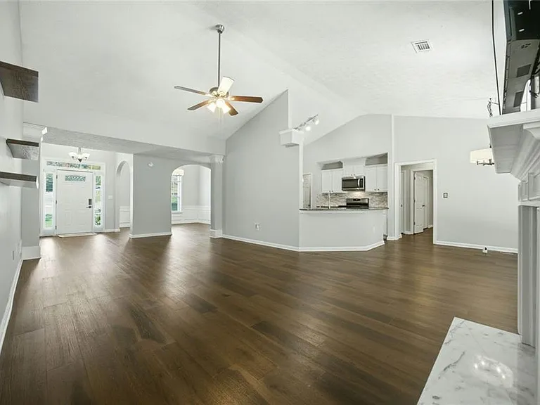 572 Staghorn Ln — Photo 7