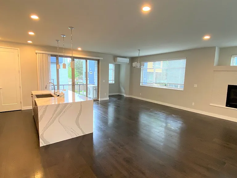 16378 NE 12th Pl — Photo 11