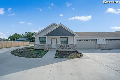 1st image of 224 Alves Ln #101