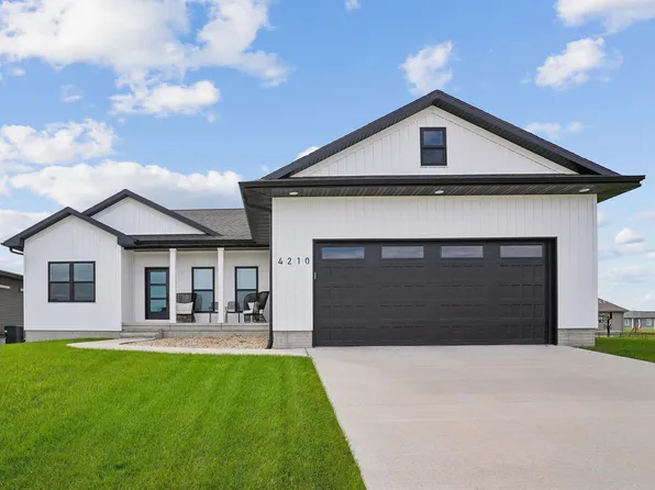 4210 Shocker Rd, Cedar Falls, IA 50613