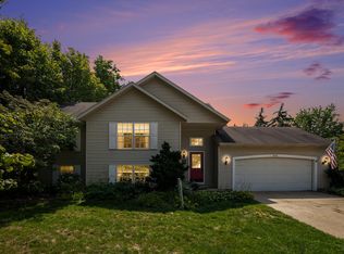 924 E 12th St, Holland, MI 49423