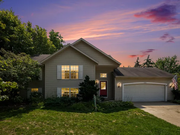 924 E 12th St, Holland, MI 49423