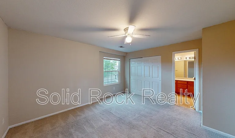 4960 Universal Hts — Photo 10