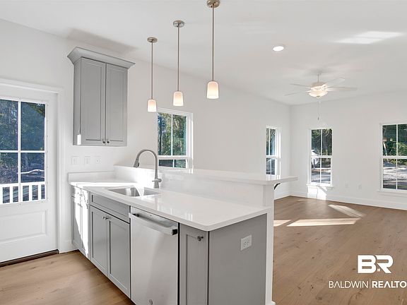 4th image of 30584 Orange St
