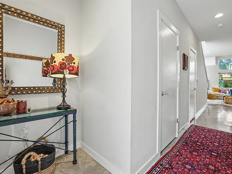 5616 S 1st St #13 — Photo 7