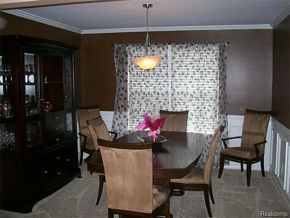 5th image of 2322 Huntington Dr
