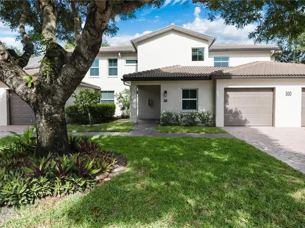300 Diamond CIR #308, NAPLES, FL 34110