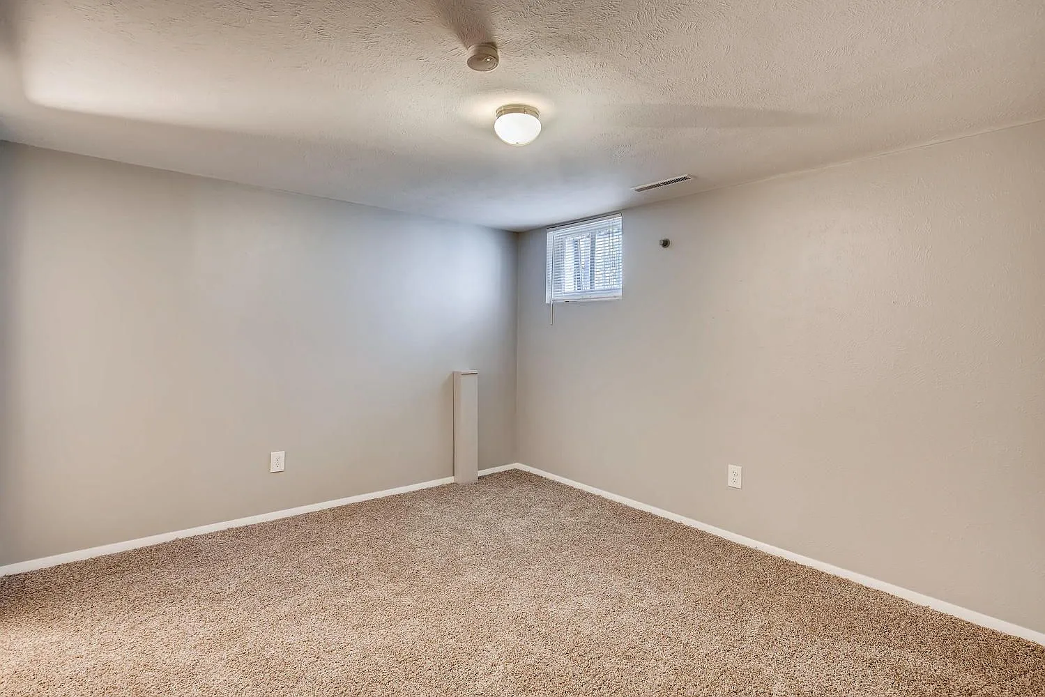 2 bed, 1.0 bath, 969 sqft, $1,875 — Photo 2