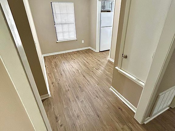 2nd image of 2077 Cooperwell Dr