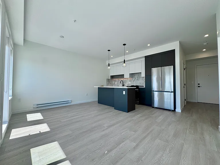 19310 Fraser Hwy — Photo 1