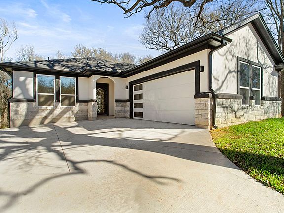 3rd image of 211 Heleakala Dr
