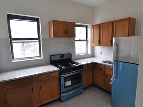 2nd image of 343 Knickerbocker Ave APT 3A