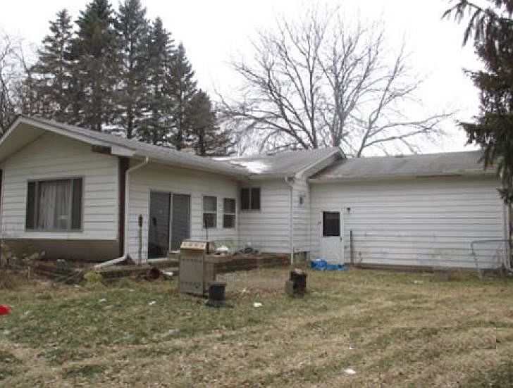 2nd image of 3295 Coin St