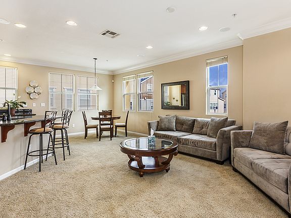 3rd image of 210 Summer Ln