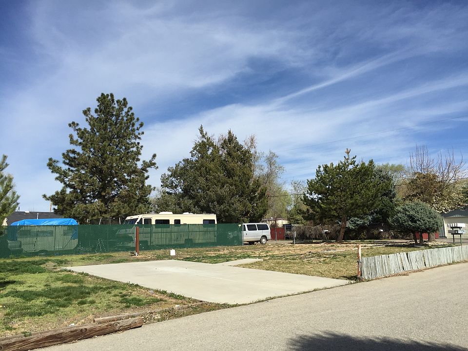 2nd image of 9628 W Woodland Ln
