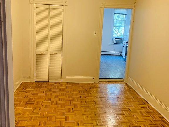 4th image of 321 22nd St #A