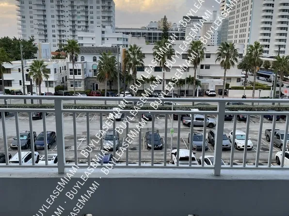 2642 Collins Ave, Miami Beach, FL 33140