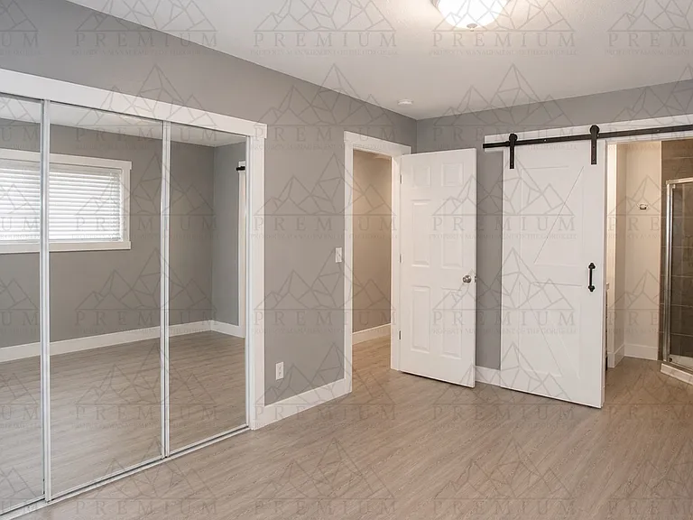 3504 Royal Crest Dr E — Photo 12