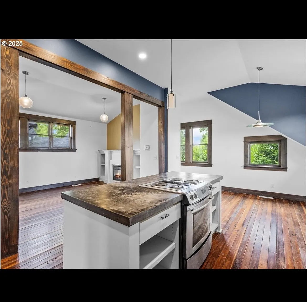 2 bed, 1200 sqft, $2,300 — Photo 4