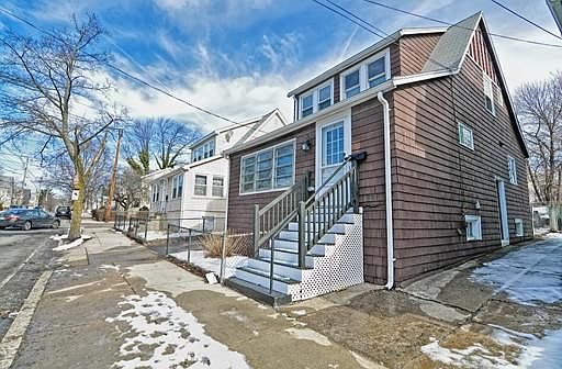 1st image of 140 Bell Rock St