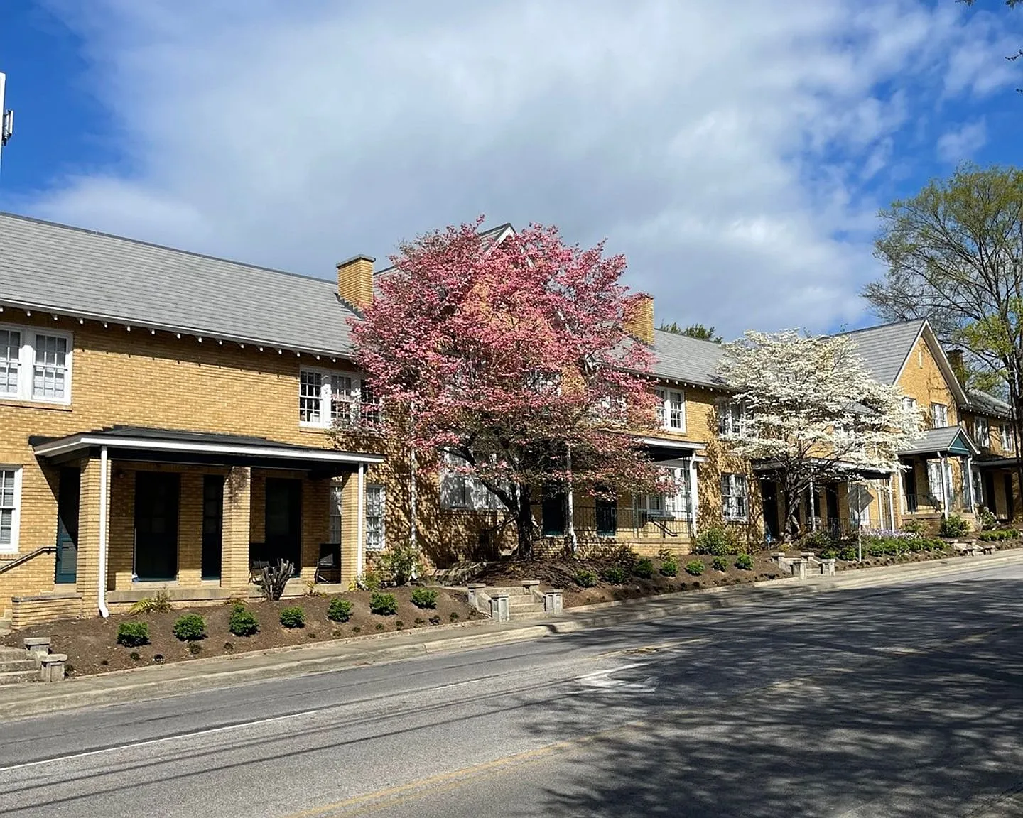 Armstrong Apartments — Photo 3