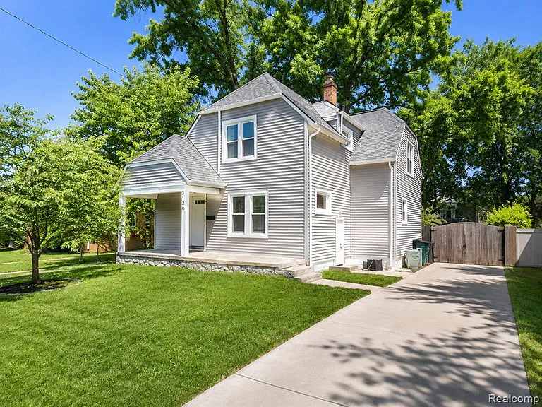 3126 Shenandoah Dr — Photo 2