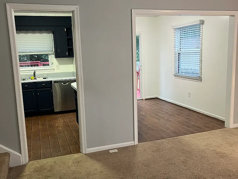 347 Green Meadows Dr — Photo 12
