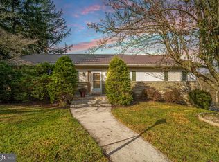 340 Hill N Dale Dr N, York, PA 17403