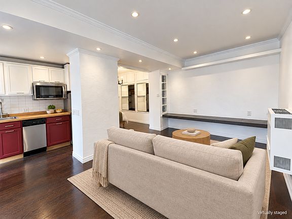 2nd image of 341 Surrey St APT A