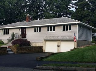 33 Thomas Rd, Lynnfield, MA 01940