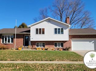 1119 Sunset Dr, Wayne, NE 68787