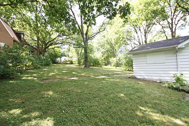 2nd image of 39203 N Jackson Dr