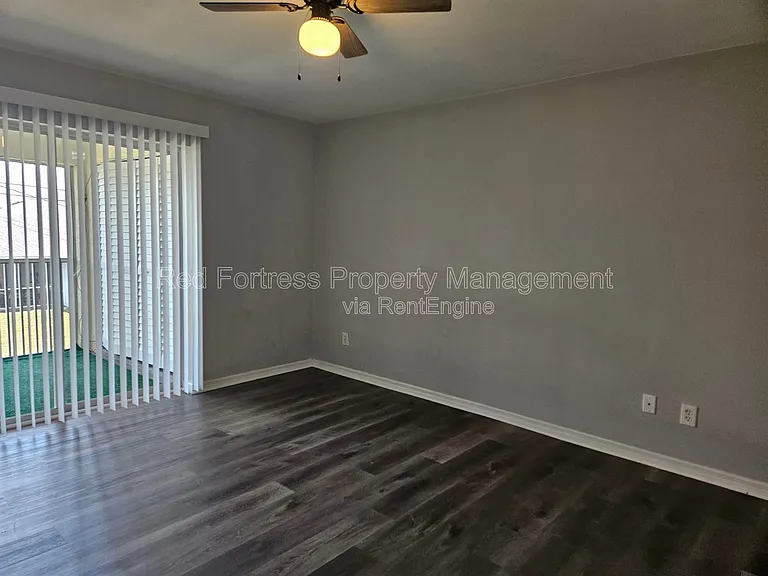 1016 SW 47th Ter #202 — Photo 5