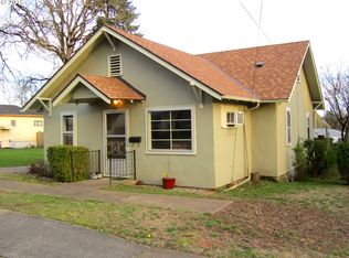 525 E Gloucester St, Gladstone, OR 97027