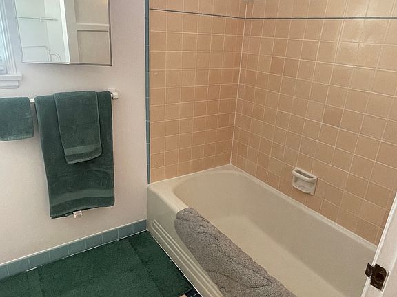 5th image of 1605A California Ave