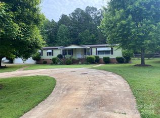 406 Deerchase Cir, Statesville, NC 28625