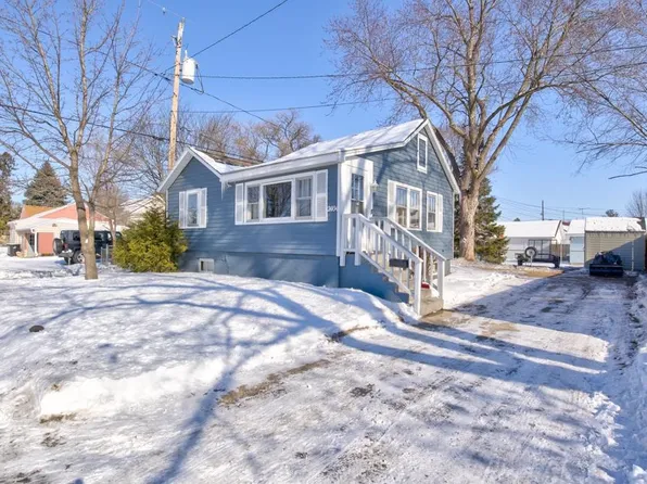 2404 16th St, Menominee, MI 49858