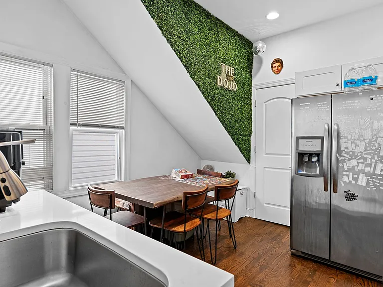 2642 N Marshfield Ave — Photo 13