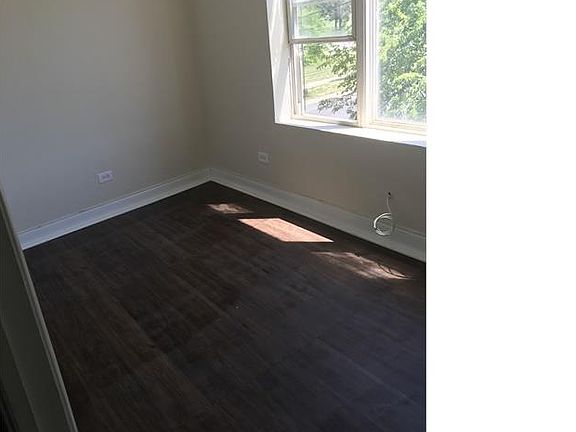 3rd image of 1344 S Kolin Ave #1