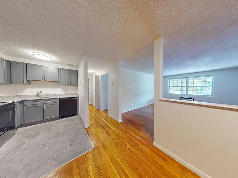 Westside Colonial — Photo 10