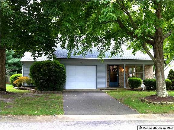 4th image of 326 Gardenia Dr