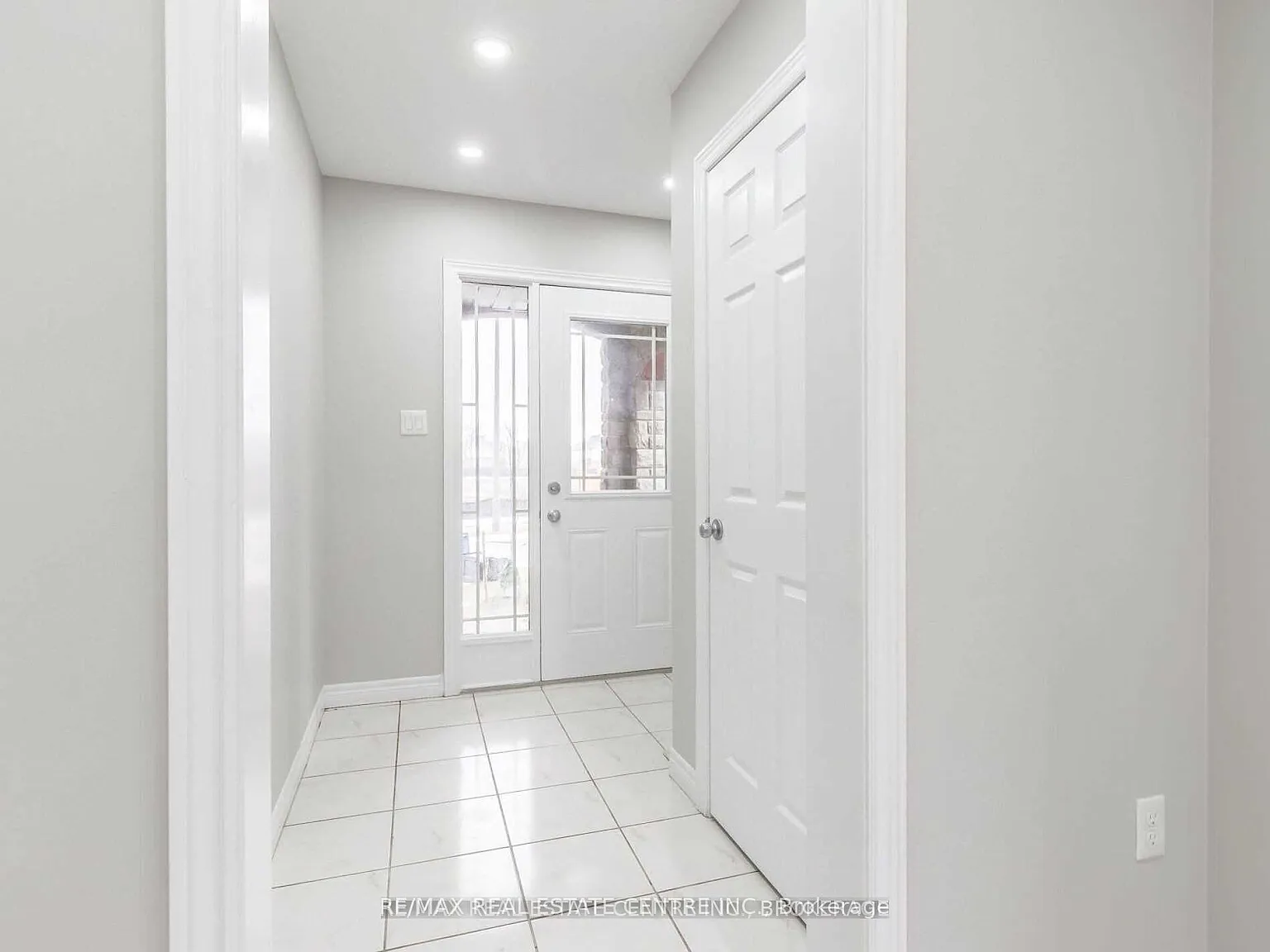 3 bed, $2,995 — Photo 4