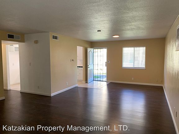 4th image of 2420 Oxford Way #E13