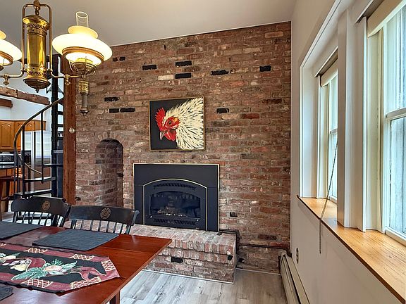 5th image of 2442 Maple Street